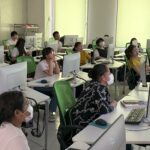 コンピュータリテラシーの授業風景を紹介します。