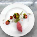 卒業生がオープンキャンパスでデザート作りを実演！