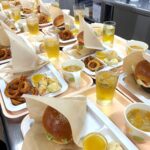 ダイナー系ハンバーガーを作りました！【高度調理学科】