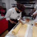 ロールケーキの実技試験を行いました！